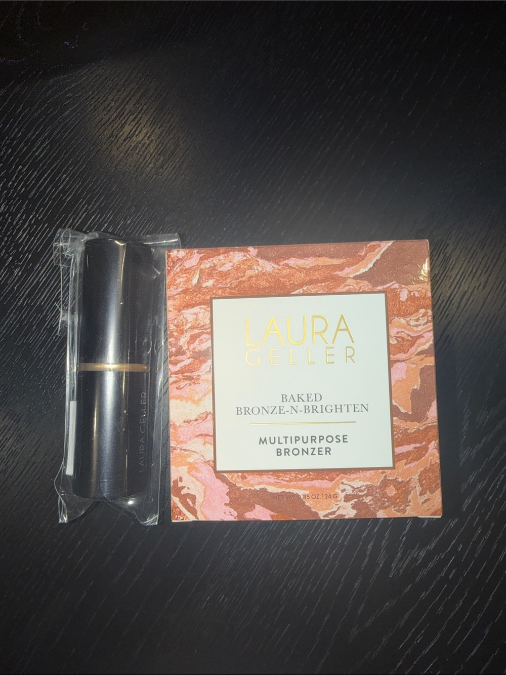 Laura Gellera super sized Baked Bronze-N-Brighten with retractable brush